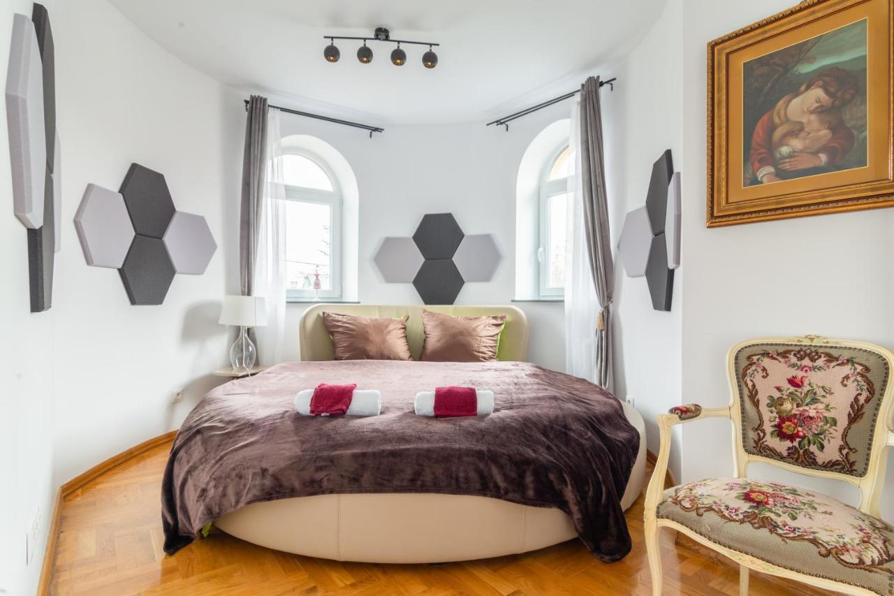 The Castle Suites & Apartment - Free Parking - (Adults Only) Krakow Dış mekan fotoğraf