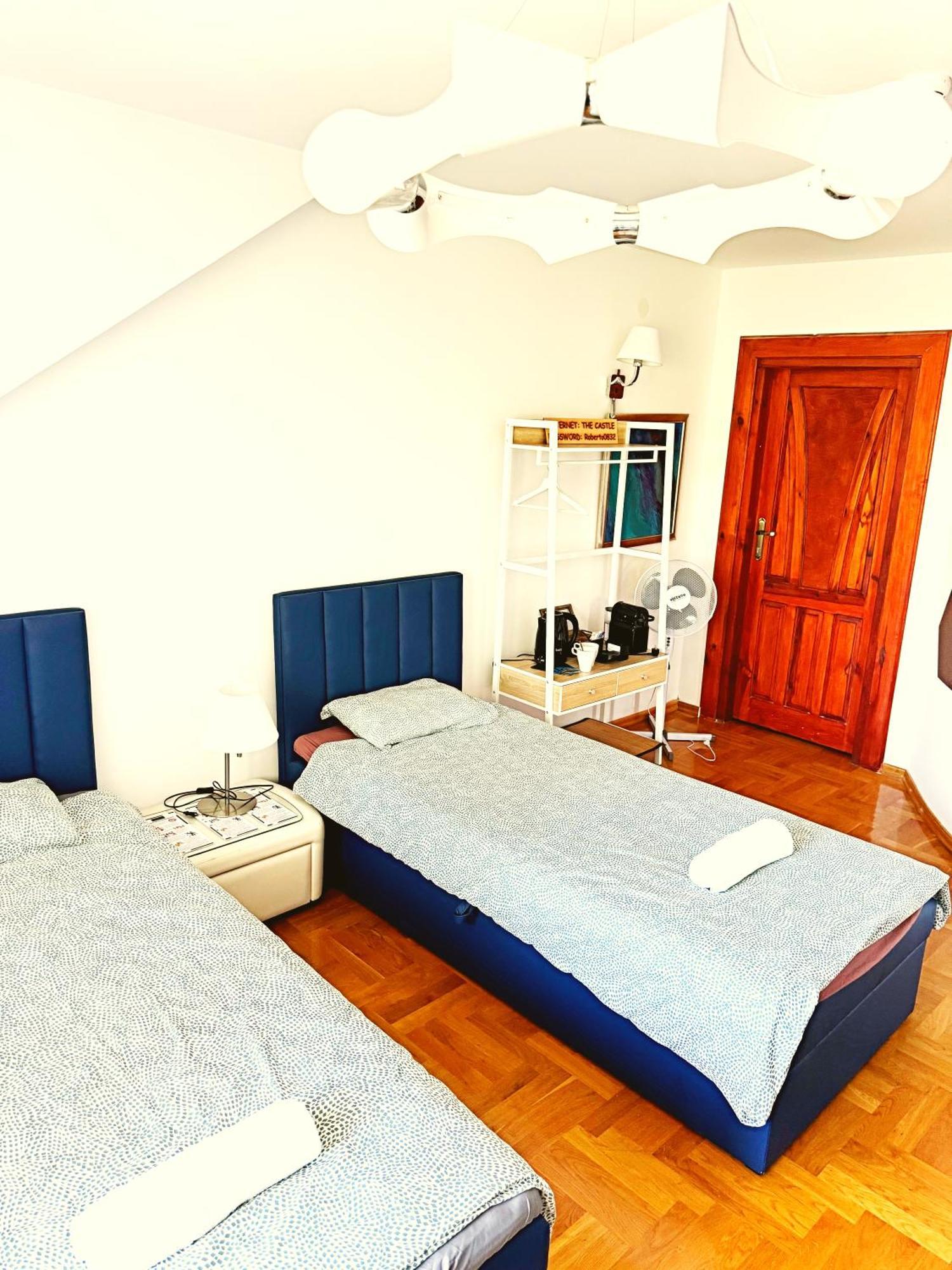 The Castle Suites & Apartment - Free Parking - (Adults Only) Krakow Dış mekan fotoğraf